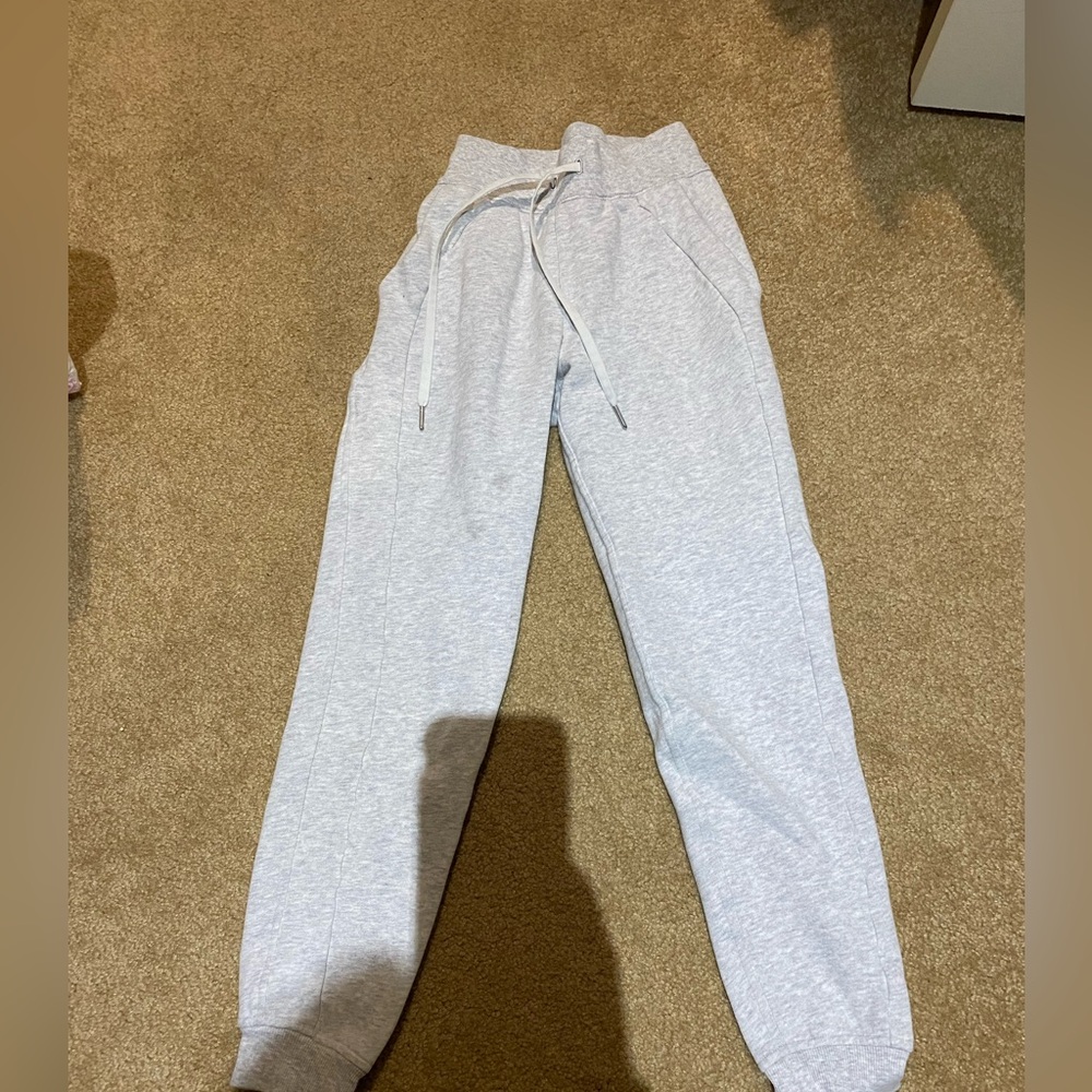Lululemon sweats size 0